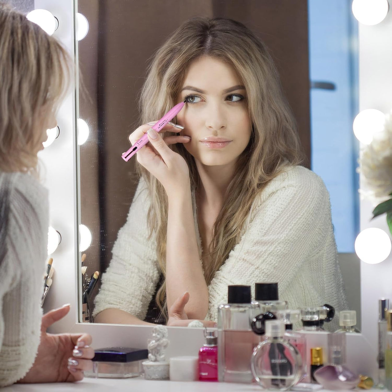 4 In 1 Makeup Pen - LightsBetter