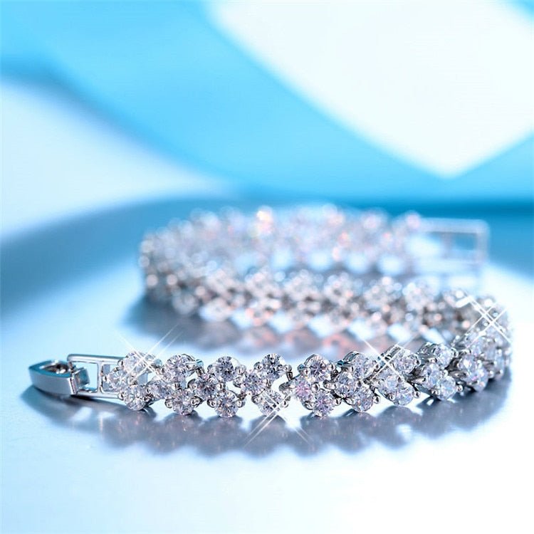 Four-leaf Clover Bracelet - LightsBetter