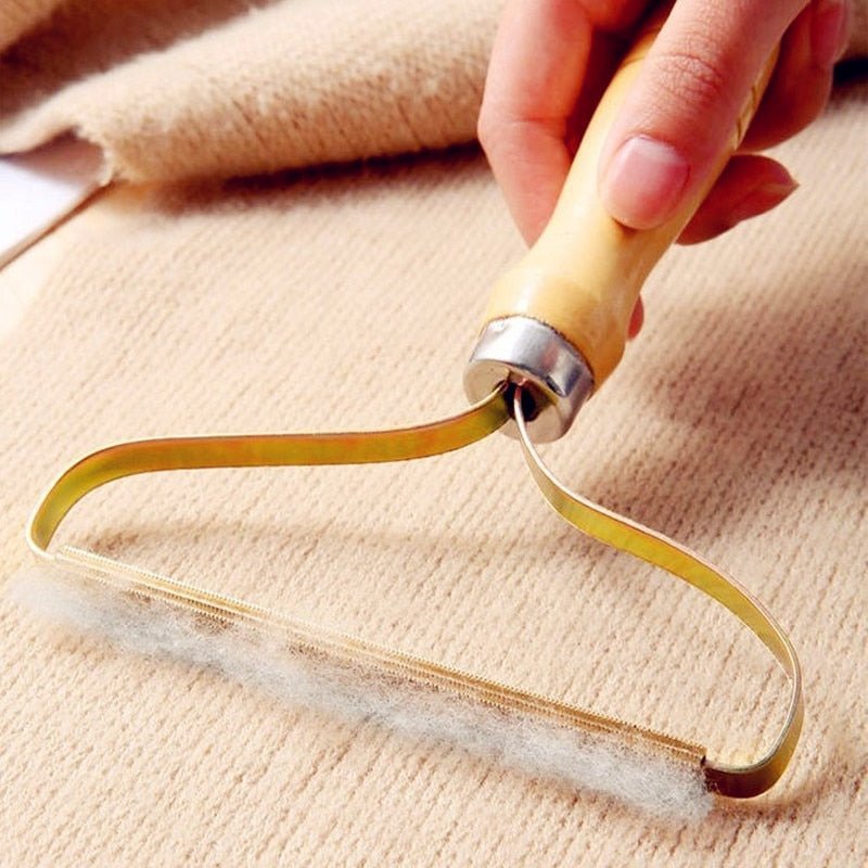 Lint Hair Remover - LightsBetter