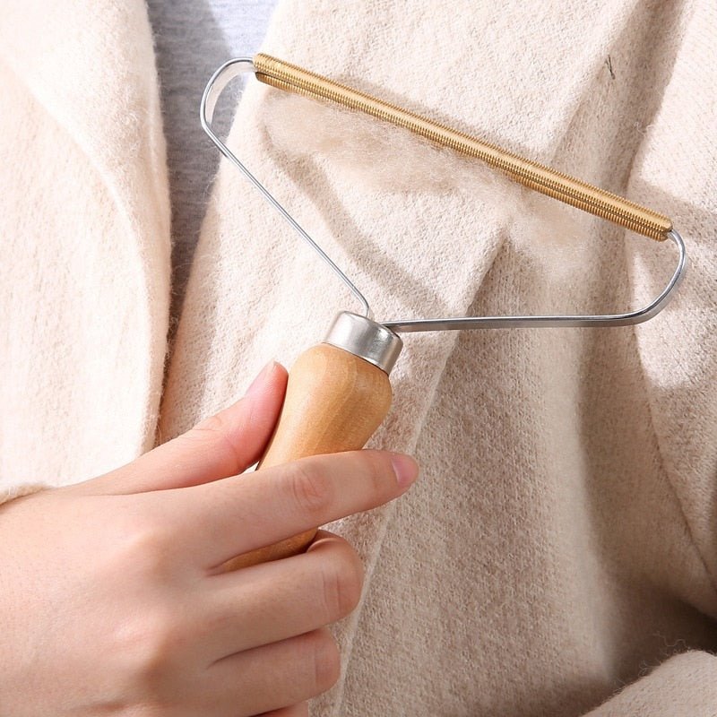 Lint Hair Remover - LightsBetter